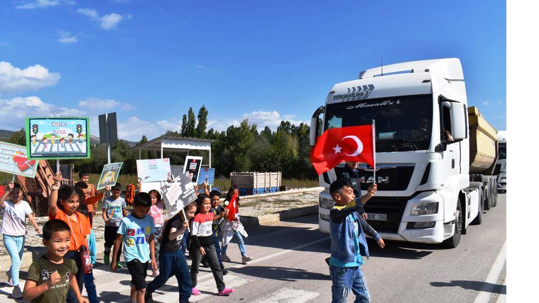 YAYALARA ÖNCELİK DURUŞU, HAYATA SAYGI DURUŞU